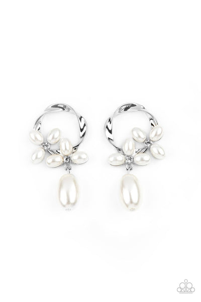 Elegant Expo - White Paparazzi Accessories