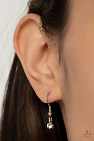 A Guiding SOCIALITE - Green Paparazzi Accessories